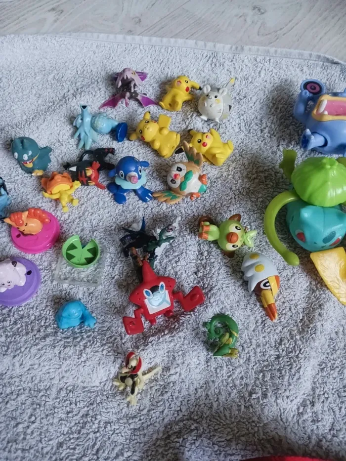 Lot figurines pokemon + ceinture + pokeball - photo numéro 3