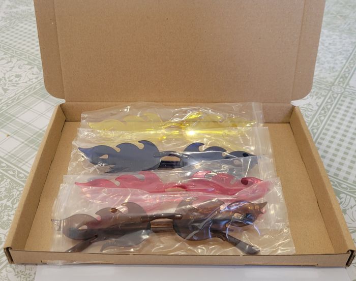 Lot de 4 paires lunettes flamme disco années 80 ! bleu, jaune, rose, marron - photo numéro 4
