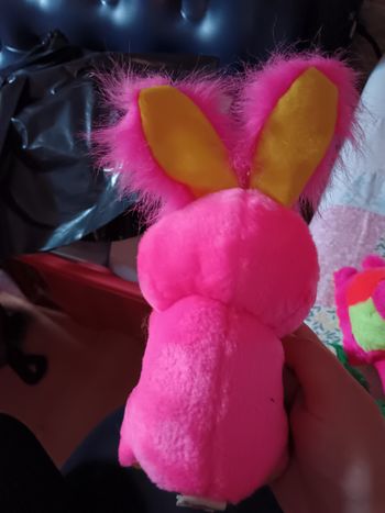 Lapin rose fluo