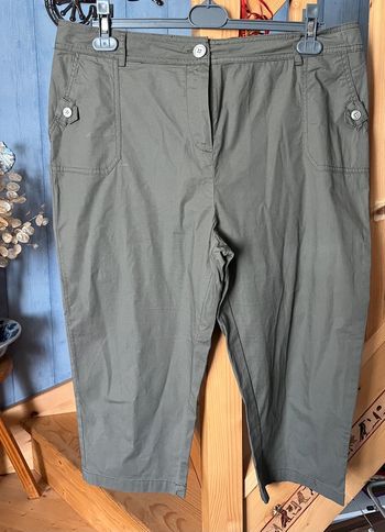 pantacourt kaki