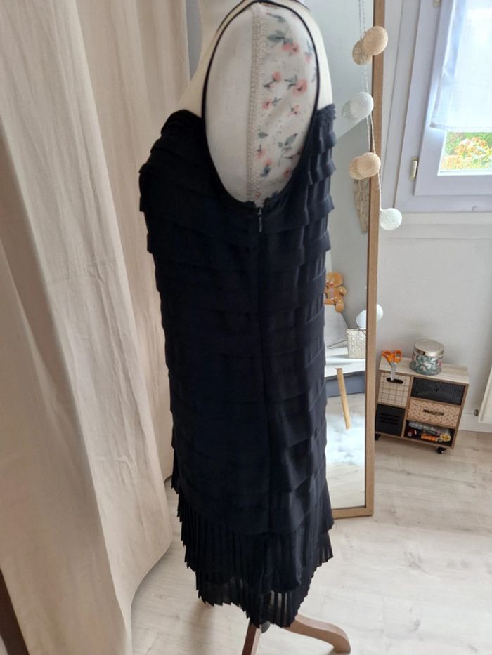 Robe volant noire - photo numéro 2