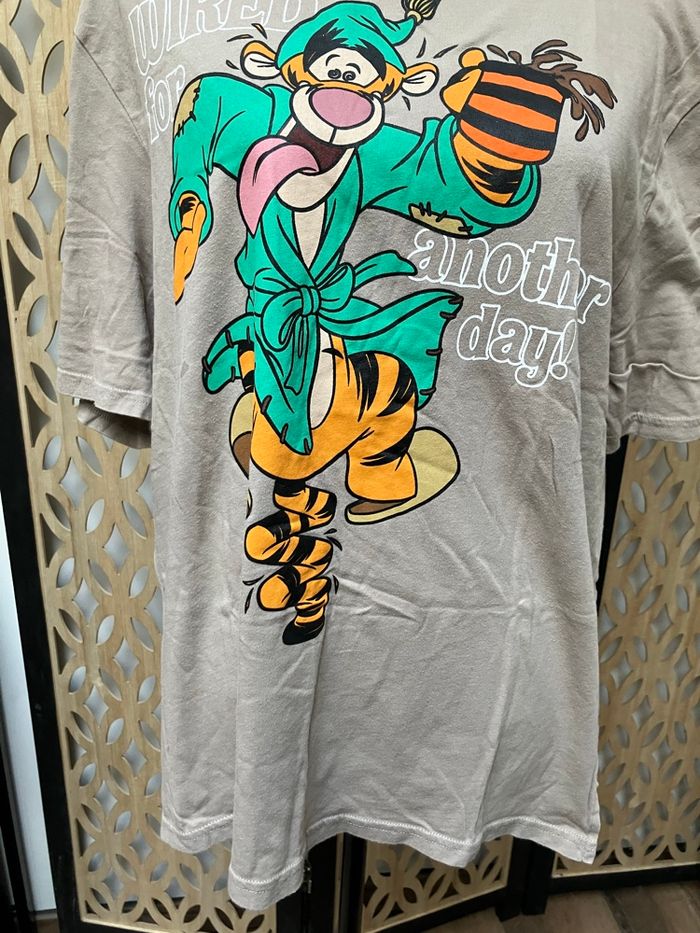 T shirt taille L Tigrou Disneyland Paris - photo numéro 3
