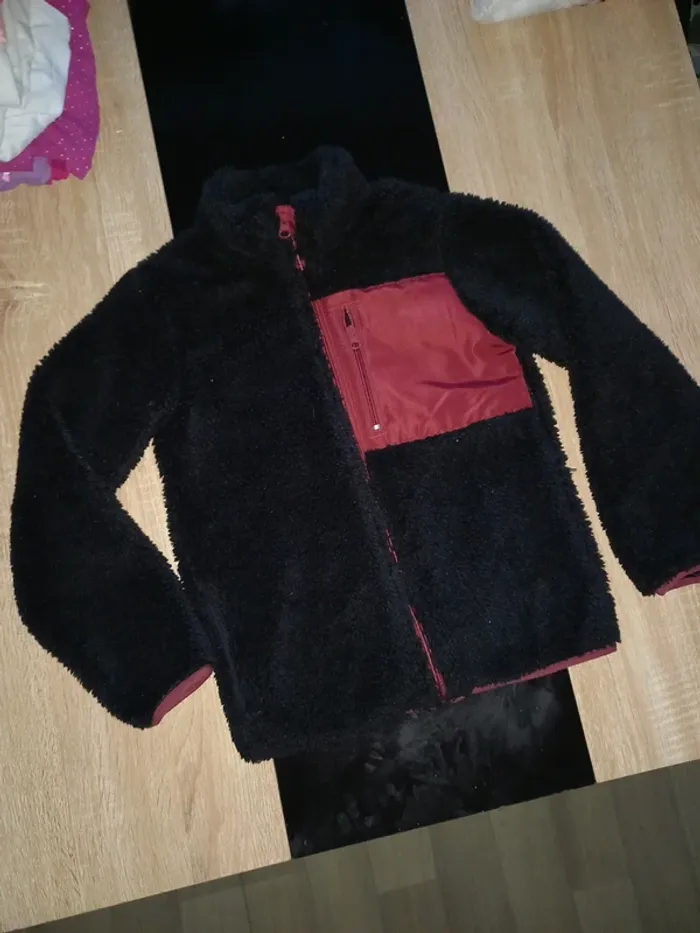 Veste noir bien chaude 10ans - photo numéro 4