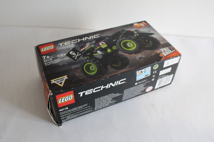 Lego Technics 42118 Monster Jam Grave Digger - photo numéro 4