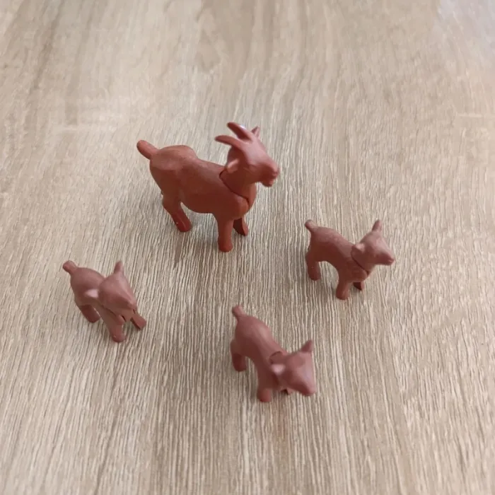 Playmobil chèvre et biquettes