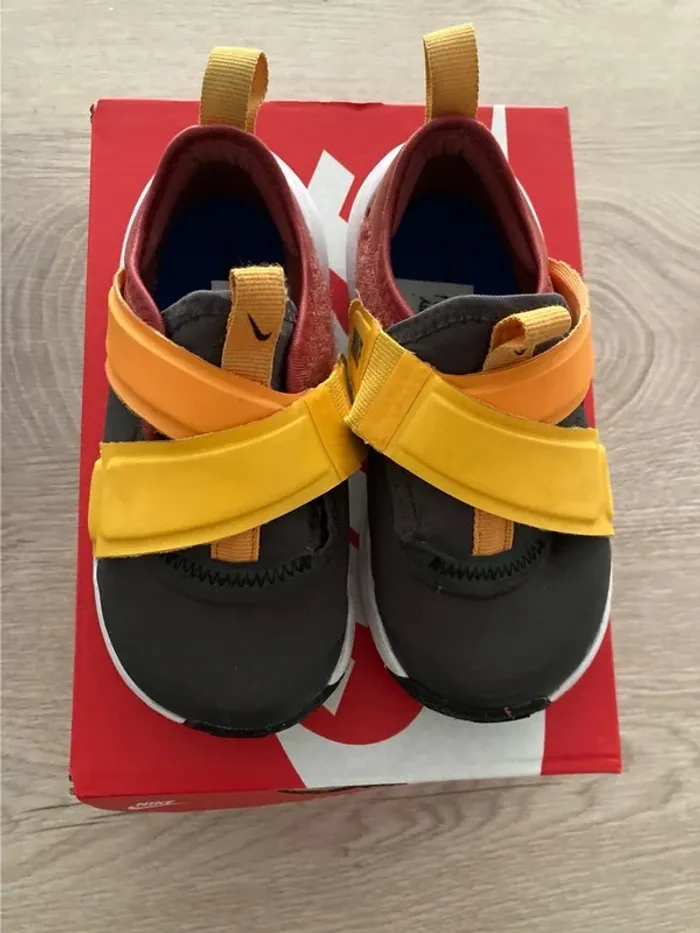 Baskets Nike Flex Advance BT