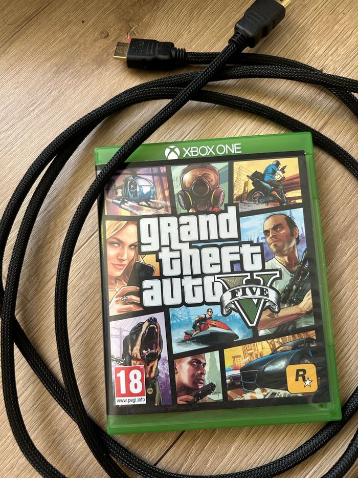 Xbox One avec manette et GTA 5 - photo numéro 9