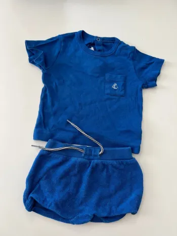 Ensemble Petit Bateau bleu – 6 mois (t-shirt + short)