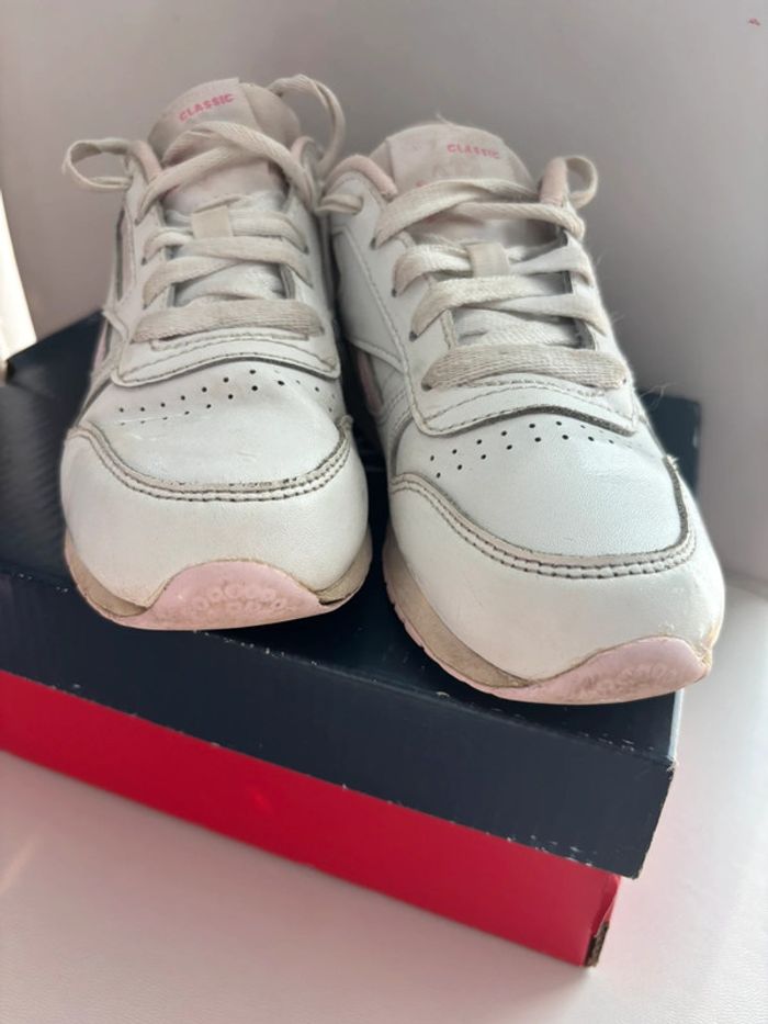 Basket Reebok Classic T.29 - photo numéro 3