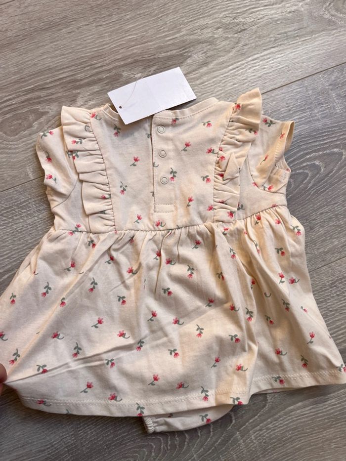 Robe fleurie barboteuse 2 en 1 bébé fille 3 mois - photo numéro 4