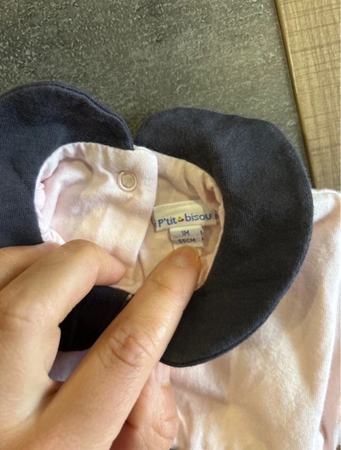 Ensemble bébé fille taille 1 mois p’tit  bisou - photo numéro 3