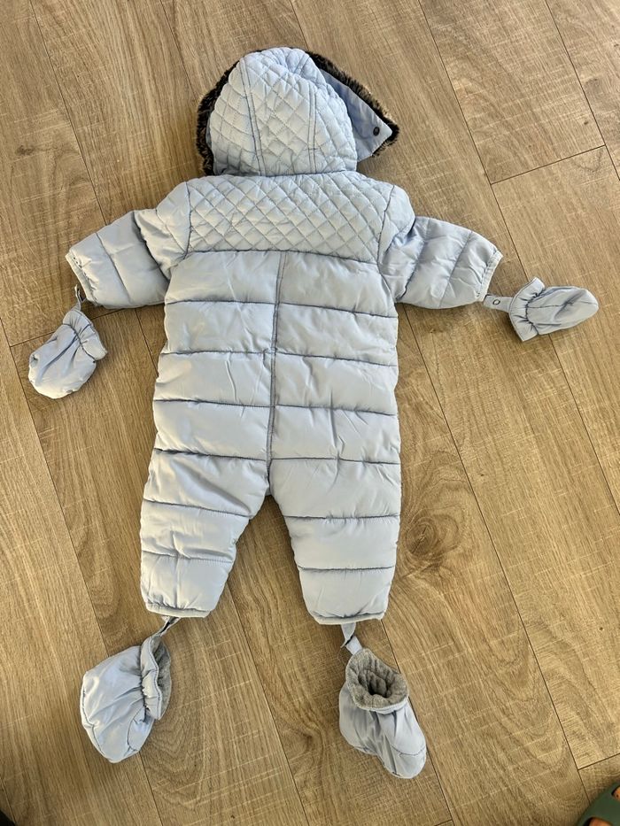 Combinaison timberland 3 mois excellent état - photo numéro 2