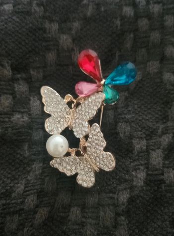 Broche Strass dorée