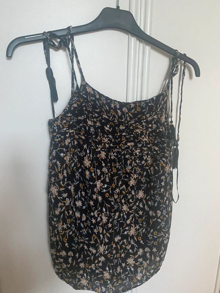 T-shirt bretelle taille M / L femme c&a