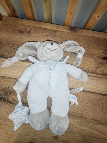 Lapin celeste gris et blanc doudou et compagnie mouchoir