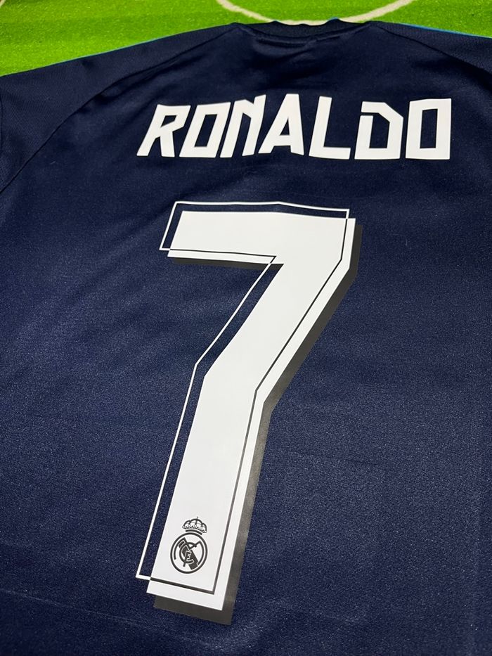 Maillot foot Real Madrid 🇪🇸 third 2015/16 Ronaldo - photo numéro 10