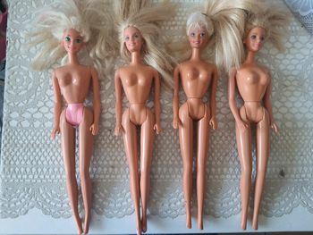 Lot 4 barbies vintage