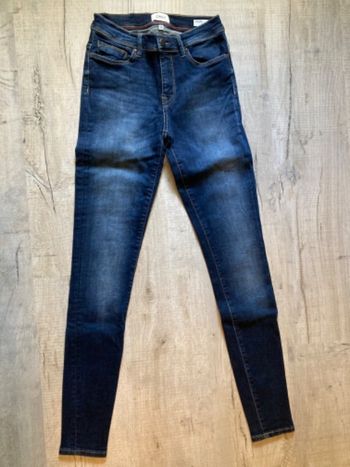 Jean femme Only taille 28/32, aucun défaut.
