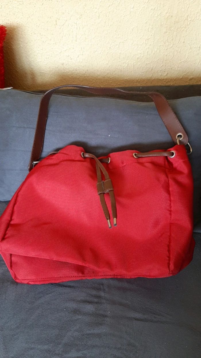 Sac à main rouge