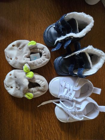 Lot de chaussure et chaussons