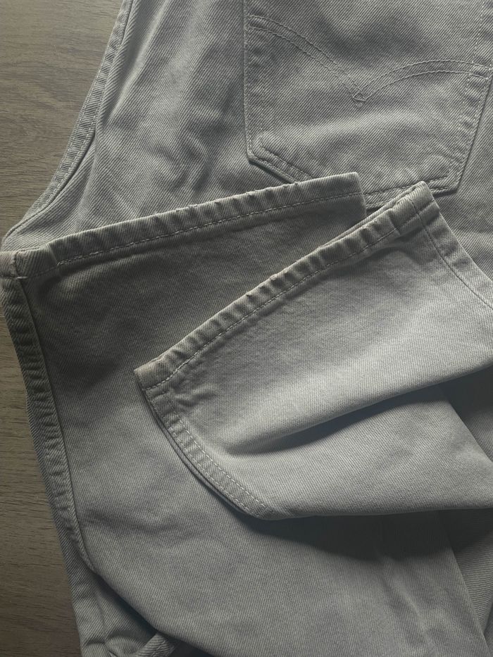 Jean Levi’s 501 gris femme – Taille 36/30 (46FR) - photo numéro 3