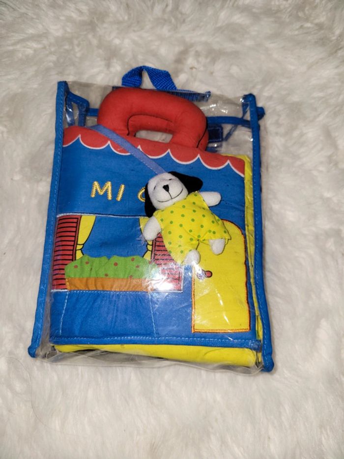 Livre tissus maison pop up