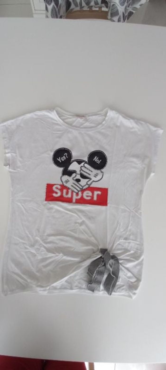 Tee-shirt manches courtes  à noeud femme