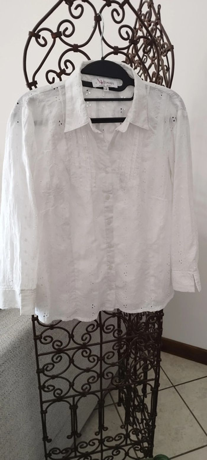 Chemisier brodé Armand Thiery. Taille 2. Très bon état - photo numéro 2