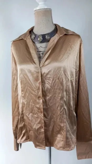 Chemise satinée beige dorée marque Burton taille 46