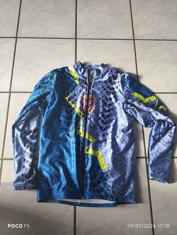 Veste vélo avec poche arrière  taille xl 52