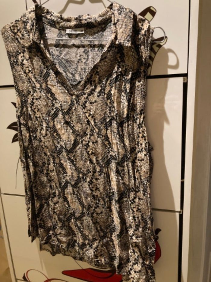 Blouse sans manches à motif python T44/46 Gémo neuve
