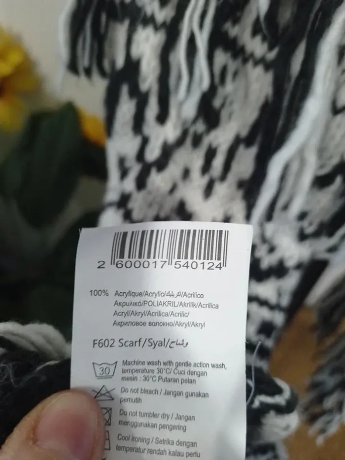 grande écharpe Camaieu 225x 26cm 100% acrylique neuve - photo numéro 5