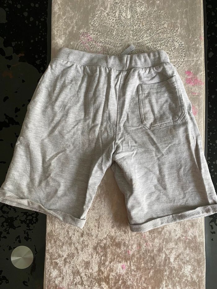 Disney pixar Short cars taille 4/5 ans - photo numéro 2