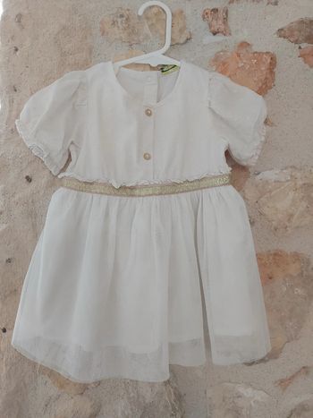 Robe blanche et or