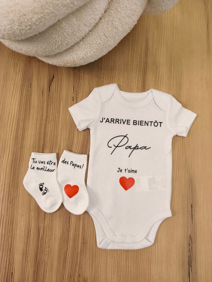 Ensemble Annonce Grossesse – Body & Chaussettes Message amour pour Papa - photo numéro 2