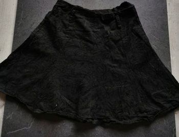 Jupe avec fleurs taille 38