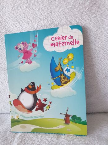 Cahier de maternelle neuf