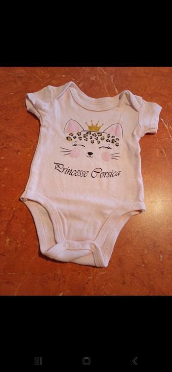Body bébé taille 3 mois