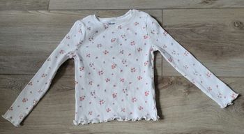 T-shirt manches longues fleuris taille 4ans