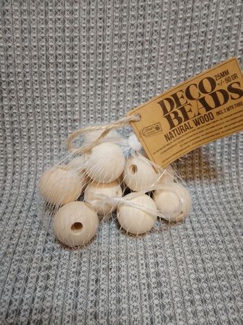 Perles en bois rondes 25 mm avec fil