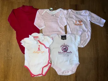 lot 5 bodys 3 mois