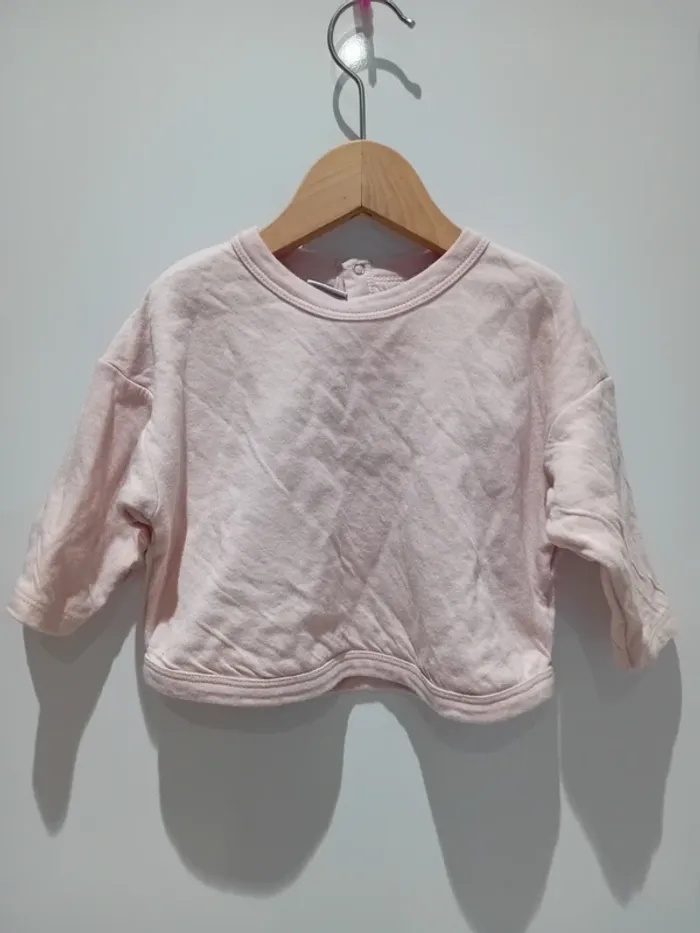 Lot de 3 vêtements été/demi saison: short gilet et Tee shirt - photo numéro 6