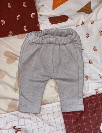 Pantalon tape à l’œil