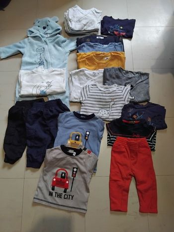 Lot grenouillères surpyjama et ensembles garçon 6 mois