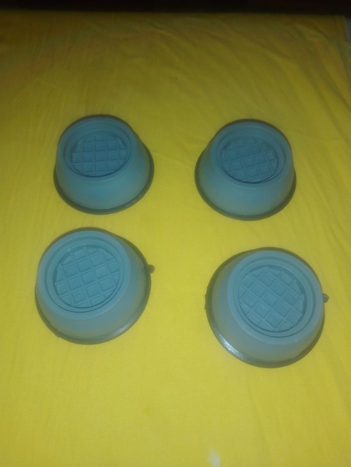4 patins de machine à laver - photo numéro 2