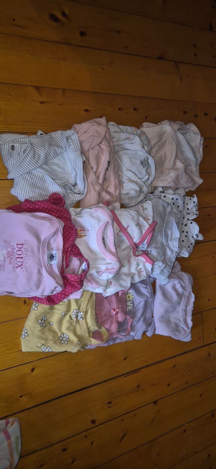 Vend carton vêtement fille 6 mois - photo numéro 7