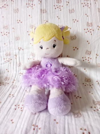 Doudou poupée Toys r us