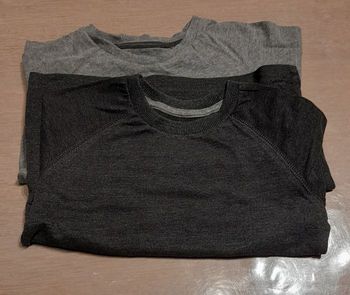 Lot de 2 t-shirts longues manches garçon ycc 104: 4 ans