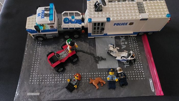Lego 60139 camion poste de police