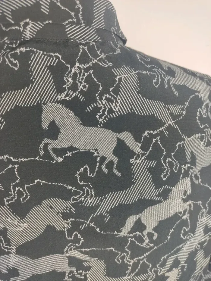 Chemise manches longues boutonnée motifs chevaux noirs et blancs taille 42 Esprit - photo numéro 7